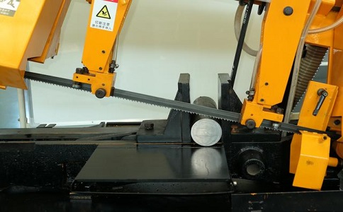 张沟镇数控带锯床自动送料精度会出现偏差吗？