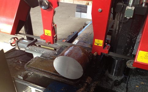 张沟镇卧式带锯床加工时出现明显振荡如何排查？